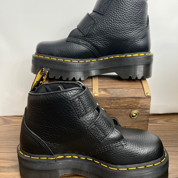 Dr. Martens Women's Devon Heart Leather Platform Boots Black Size 5 - Picture 3 of 12